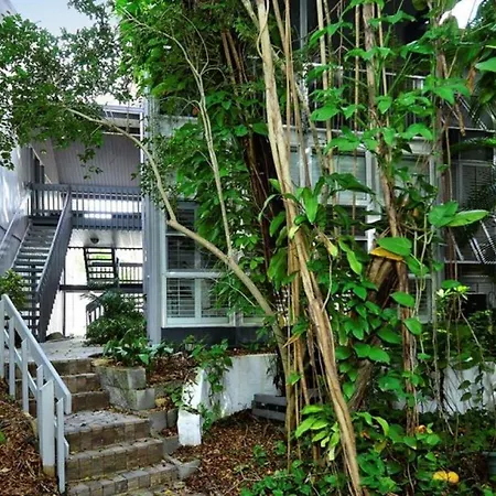 6030 Epw Cozy Bay Side Garden Paradise